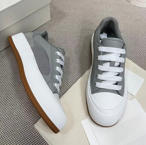 รองเท้าสเก็ตบอร์ด McQueenes Deck Low-top - รองเท้าผ้าใบลำลองพื้นหนาแบบ High-top สำหรับผู้ชายและผู้หญิงในสไตล์เดียวกัน - Product Image 2