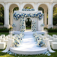 Décoration florale luxueuse bleu et blanc en soie, faite à la main, par DKB Crafts – Faux hydrangeas mélangés pour toile de fond événementielle romantique