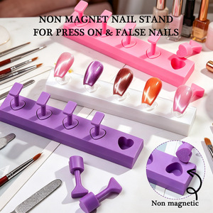Support en plastique pour faux <span class=keywords><strong>ongles</strong></span> en forme de cœur, inspiré du Mochi Dopamine, non magnétique, outil de pratique DIY pour débutants, pas cher - Product Image 1