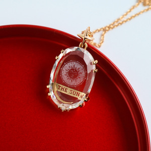 Collar de <span class=keywords><strong>Tarot</strong></span> con Cruz de 18K, Diseño Transparente Vintage de Sol y Luna, Cadena Exquisita para Suéter, Nuevo Collar de Latón Dorado para Mujer - Product Image 6