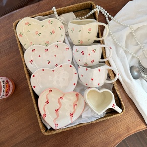 Taza de Cerámica en Forma de Corazón de 220 ml con Logotipo Personalizable, Diseño Clásico, Taza para Café y Agua, Regalo Romántico para el Día de San Valentín - Product Image 3