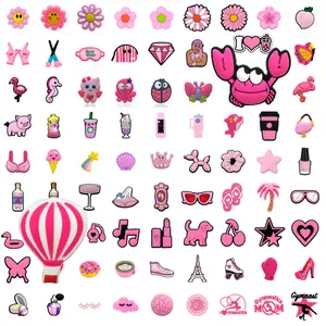 neues design klassische dekorationen unterstützung kundenspezifisches logo weiches pvc-material rosa 2d-schuh-reize