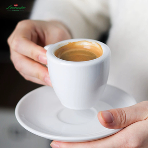 แก้วกาแฟเดมิทาสสีขาวเงา หนา 9 มม. รูปทรงไข่ ดีไซน์ไม่ซ้ำใคร เหมาะสำหรับบาริสต้าและร้านกาแฟสุดพิเศษ - Product Image 3