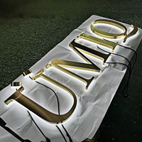 Enseigne lumineuse personnalisée en métal doré avec halo rétroéclairé, logo mural, lettres en relief LED, logo 3D intérieur ou extérieur, enseigne éclairée par LED