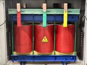 หม้อแปลงไฟฟ้าแบบแห้งขนาดกะทัดรัด 160kva สามเฟส แบบลดแรงดัน 400v เป็น 200v ได้รับการรับรองมาตรฐาน CE สำหรับโรงงานในประเทศไทย - Product Image 2