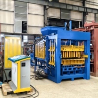 Machine hydraulique QT8-15 pour la fabrication de pavés et de bordures en béton