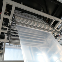 Système d'enroulement à fente centrale co-extrusionné automatique ABC(IBC) à trois couches, haute productivité 250 kg/h, pour soufflage de film LDPE/HDPE