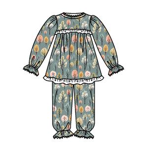 طقم بيجامات نوم للبنات الصغيرات بتصميم مكشكش وسموكينج لطيف من حرير الحليب المصقول، بجودة عالية وتطريز مخصص - Product Image 6