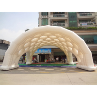 Tente d'araignée gonflable géante blanche avec fenêtres à bulles sur le dessus de l'usine Sino gonflables