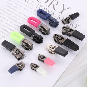 Factory large stock zipper slider Custom made plastic alphabet zipper slider