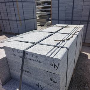 หินแกรนิตธรรมชาติงาสีดําและสีขาวสีเทาเปลวไฟพุ่มไม้ตอกขั้นตอนปูหินบันไดแผ่นรองเท้า - Product Image 6