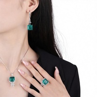 Parure de bijoux vintage en cuivre plaqué or avec émeraude taillée géométrique pour femme (boucles d'oreilles, collier, bague)