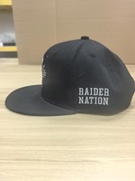 Topi Snapback Dua Warna Desain Khusus Berlubang dengan Tali Bordir untuk Pertandingan Turnamen Olahraga Luar Ruangan