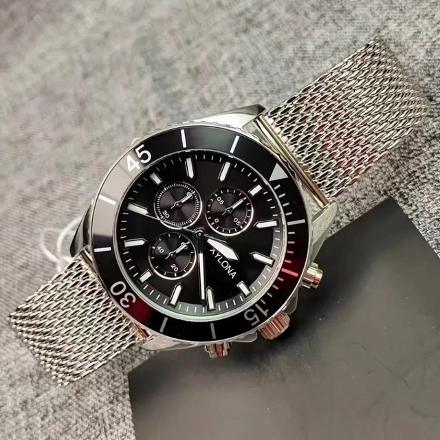 Reticulated Stainless Steel Quartz Chronograph Men's Steel Multi-function Watch with Luminous Hands and Numerals