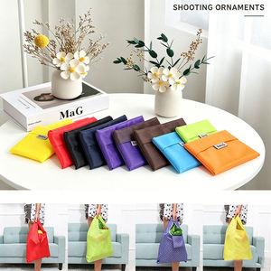Bolsa de compras plegable compacta con bolsillo, de poliéster ligero y ecológico, para compras informales y almacenamiento de viaje. - Product Image 4
