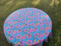 Nappe ronde exclusive en coton imprimé à la main pour 8 personnes avec motif floral, lavable et durable pour usage domestique