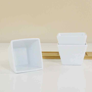 Ensemble de 3 bols carrés en céramique de luxe pour sauces et condiments avec base en bambou, style nordique, plateau de service divisé pour noix et fruits - Product Image 3
