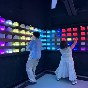 Active LED Light <span class=keywords><strong>Escape</strong></span> Maze Aire de jeux intérieure Interactive <span class=keywords><strong>Game</strong></span> Wall Climb Arena pour les loisirs sportifs - Product Image 3