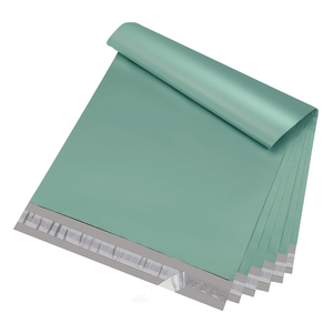 Enveloppes en polyéthylène GTU noires 6x9 pouces 0,5 mil d'épaisseur 100 pièces auto-adhésives gaufrage/débosselage personnalisables sacs d'expédition pour vêtements - Product Image 4