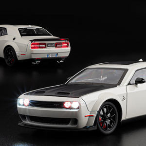 Camioneta Hellcat a Escala 1/24, Modelo <span class=keywords><strong>de</strong></span> Aleación Fundida a Presión con Amortiguador, Sonido y Luz Simulados, y Puerta Abatible - Product Image 3