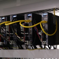 Machine de découpe laser à fibre 6000W avec couvercle pour aluminium et acier inoxydable, haute précision 1530