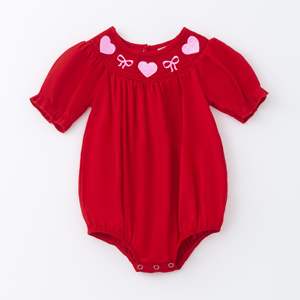 Vestido de algodón rojo sólido personalizable para niños, bordado de lazo de corazón ahumado, mameluco informal para niñas y hermanos - Product Image 3