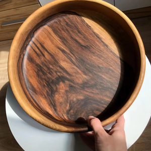 Bol en bois de noyer artisanal Kalatri de 30 cm, style Art déco, bois massif sans joint, base de support en métal jaune citron, minimaliste, décoratif pour mur - Product Image 1