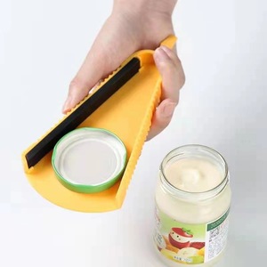 Ouvre-bouteille portable universel antidérapant pour canettes et bouteilles, ouvre-bière ergonomique pour cuisine – Vente en gros - Product Image 1