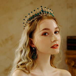 La couronne <span class=keywords><strong>de</strong></span> goutte d'eau multicolore <span class=keywords><strong>de</strong></span> Zhaoyi pour <span class=keywords><strong>les</strong></span> femmes dégage une ambiance haut <span class=keywords><strong>de</strong></span> gamme et élégante. L'alliage est un Bestselli - Product Image 6