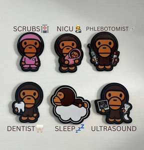 Gorros Quirúrgicos con Cola de Caballo, Forro de Satén, Logotipo Personalizado, Gorros de Enfermera con Lazos Traseros y Botones para Uso Hospitalario - Product Image 5
