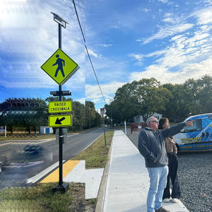 Directo de fábrica 12V 6W Amarillo Diamante En forma de aluminio Paso de peatones Intermitente horizontal LED <span class=keywords><strong>Señales</strong></span> de Seguridad de Tráfico solar - Product Image 5