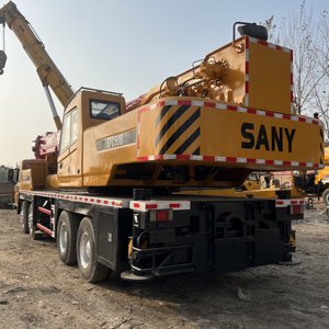 Grue mobile hydraulique SANY STC500 d'occasion 2023, 50 tonnes, hauteur de levage 40m, faible nombre d'heures de travail, état impeccable - Product Image 6