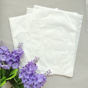 แผ่นรองกระดาษทางการแพทย์แบบใช้แล้วทิ้ง สีขาว สะอาด ขนาด 30x50 ซม. 4 ชั้น คุณภาพพรีเมียม น้ำหนักเบา ใช้งานสะดวก - Product Image 3