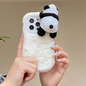 Custodia Morbida in Peluche a Forma di Panda per <span class=keywords><strong>iPhone</strong></span> 17 15 16 14 <span class=keywords><strong>13</strong></span> 12 11 Pro Max - <span class=keywords><strong>Cover</strong></span> Ultra Morbida e Soffice a Forma di Panda <span class=keywords><strong>con</strong></span> <span class=keywords><strong>Protezione</strong></span> Completa della <span class=keywords><strong>Fotocamera</strong></span> - Product Image 3