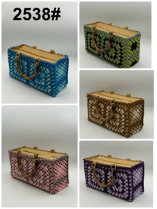Sac en coton tricoté à la main pour femme, motif camélia, en bambou et fleur de maïs, accessoire de sac, artisanat textile et de tissu au crochet - Product Image 6