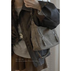 Sac fourre-tout vintage Maillard pour femme en PU, grande capacité, avec fermeture éclair, sac à bandoulière, doublure en polyester, design de niche, style tendance - Product Image 3