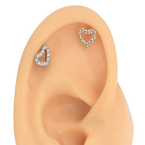Clous en alliage de titane en forme de cœur avec zircon pour piercing d'oreille, de lèvre ou de nez, bijoux G23 - Product Image 2