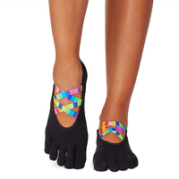 Haute qualité plein orteil arc-en-ciel entrecroisé élastiques Yoga Grip chaussettes LOGO personnalisé coton 5 doigts Pilates Grip chaussettes pour les femmes