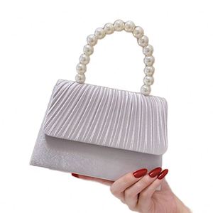 Bolsa de fiesta para mujer con estampado de poodle y diamantes de imitación, linda clutch de cristal con forma de perro, estilo clásico y casual. - Product Image 1