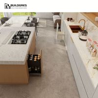 Meubles de cuisine sur mesure avec îlot intégré, menuiserie résistante à l'humidité pour propriété en bord de mer en Australie