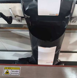 Machine d'emballage automatique de sacs express pour entrepôt cloud <span class=keywords><strong>e</strong></span>-commerce, remplissage, scellage et étiquetage intégrés pour sacs de coursier - Product Image 2