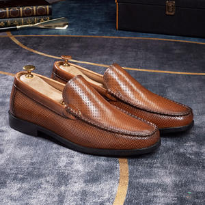 รองเท้าโลฟเฟอร์หนังแท้แบบเจาะรู ดีไซน์สวมใส่ง่าย คุณภาพสูง เหมาะสำหรับใส่ลำลอง งานแต่งงาน และงานปาร์ตี้ สวมใส่สบายได้ตลอดวัน - Product Image 2