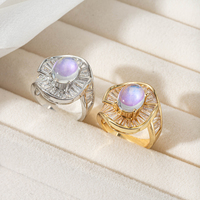 Élégante Bague Plaqué Or Éblouissante avec Cabochon Ovale Pierre de Lune et Zircone Cubique Baguette Effet Rayon de Soleil, Bijou Femme, Cadeau