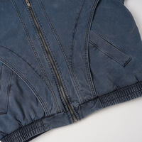 Veste en jean vintage délavée pour homme, coupe ample, design déstructuré, style workwear, streetwear, vêtement d'extérieur, veste en jean bleu rétro usé