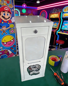 Nouvelle machine distributrice portable 2026 à fente unique pour cartes et tatouages |   Paiement par jeton/pièce de monnaie |    Distributeur commercial blanc - Product Image 1