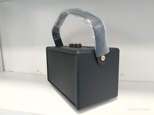 Haut-parleur Bluetooth sans fil portable M13 en bois rétro avec poignée, subwoofer actif à diaphragme de basses, vente en gros directe usine - Product Image 3