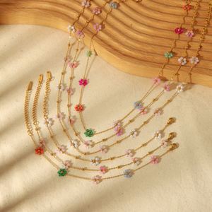 Conjunto de Joyería de Diseño de Moda de Lujo Ligero con Circonita Multicolor y Cuatro Hojas Chapadas en Oro con Colgante de Flor - Product Image 1