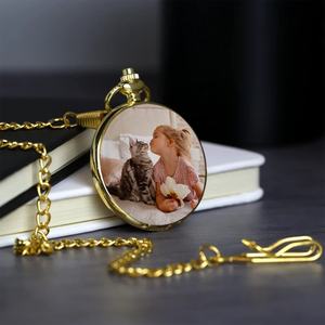 Collier commémoratif classique doré rétro personnalisé gravé en 3D pour <span class=keywords><strong>homme</strong></span> et femme, design de votre propre <span class=keywords><strong>montre</strong></span> de poche - Product Image 4
