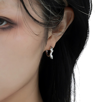 Boucles d'oreilles délicates en forme de serpent givré avec un œil en zircon bleu, pour femmes, sans perçage, en argent sterling 925, manchette d'oreille, bijoux fins personnalisés
