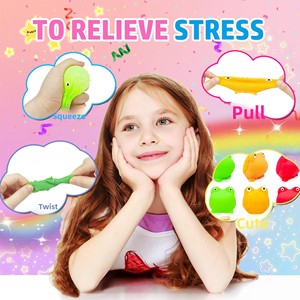 Jouet de bain durable en TPR, grenouille 3D créative extensible, petit animal à presser, jouet musical anti-stress - Product Image 3